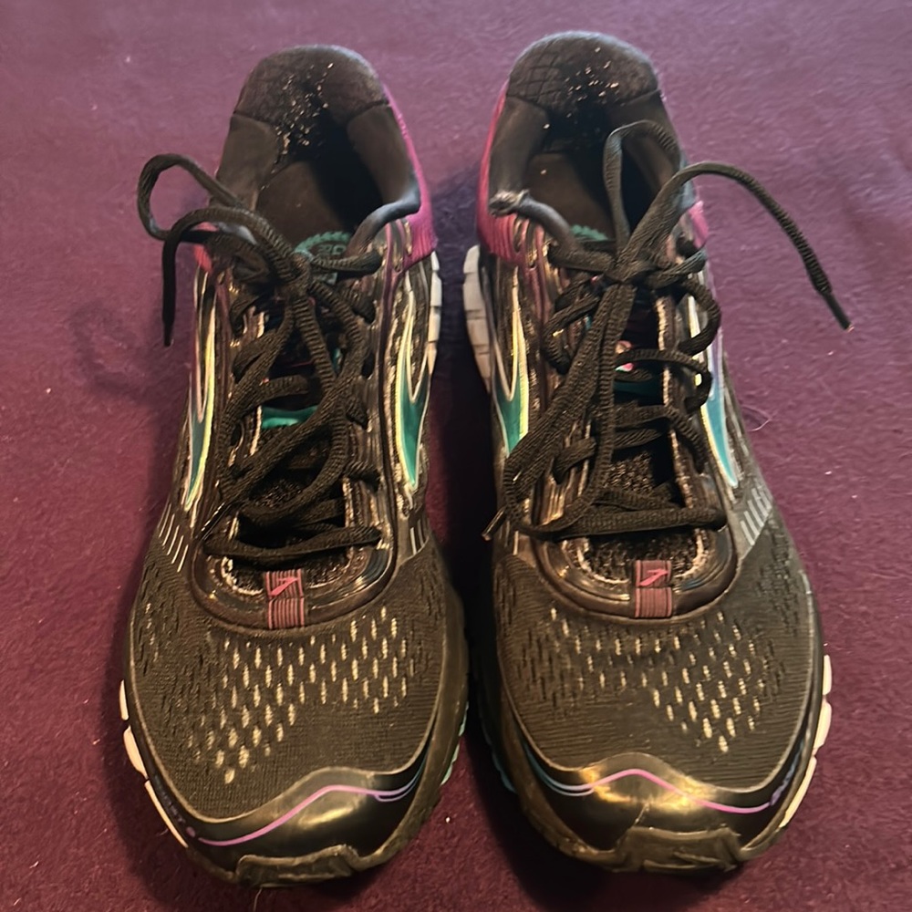 Used Women’s Brooks Ghost 8 Athletic Shoes size 12 US Narrow